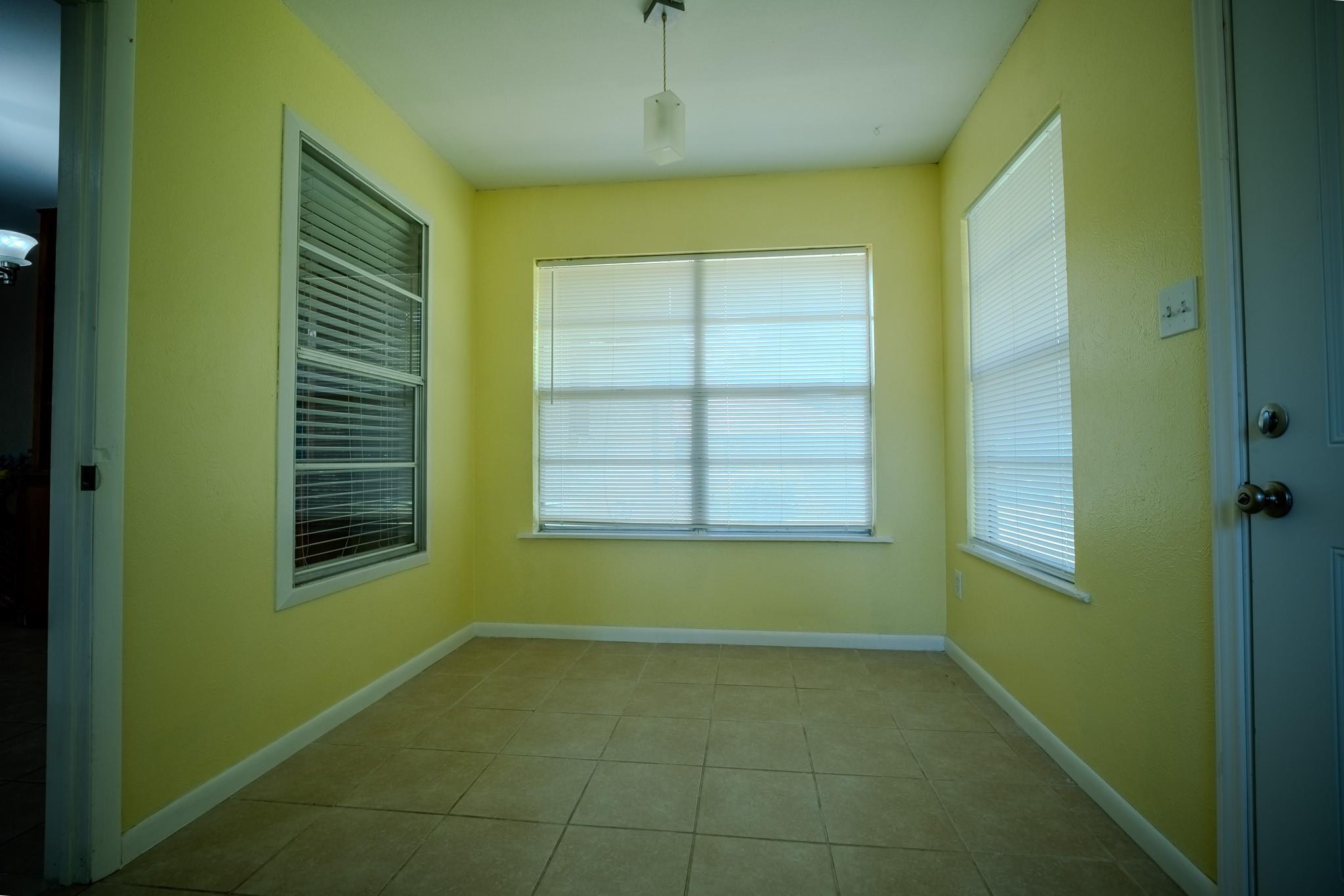 210 LOESCH Dr, Elgin, TX 78621
