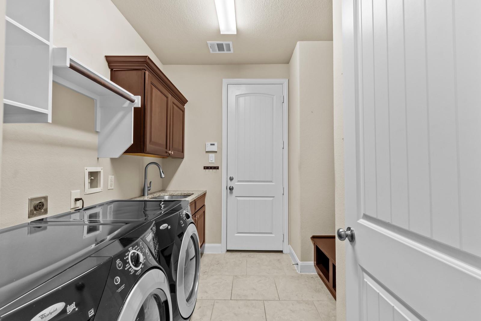 3704 Ashbury Rd, Round Rock, TX 78681