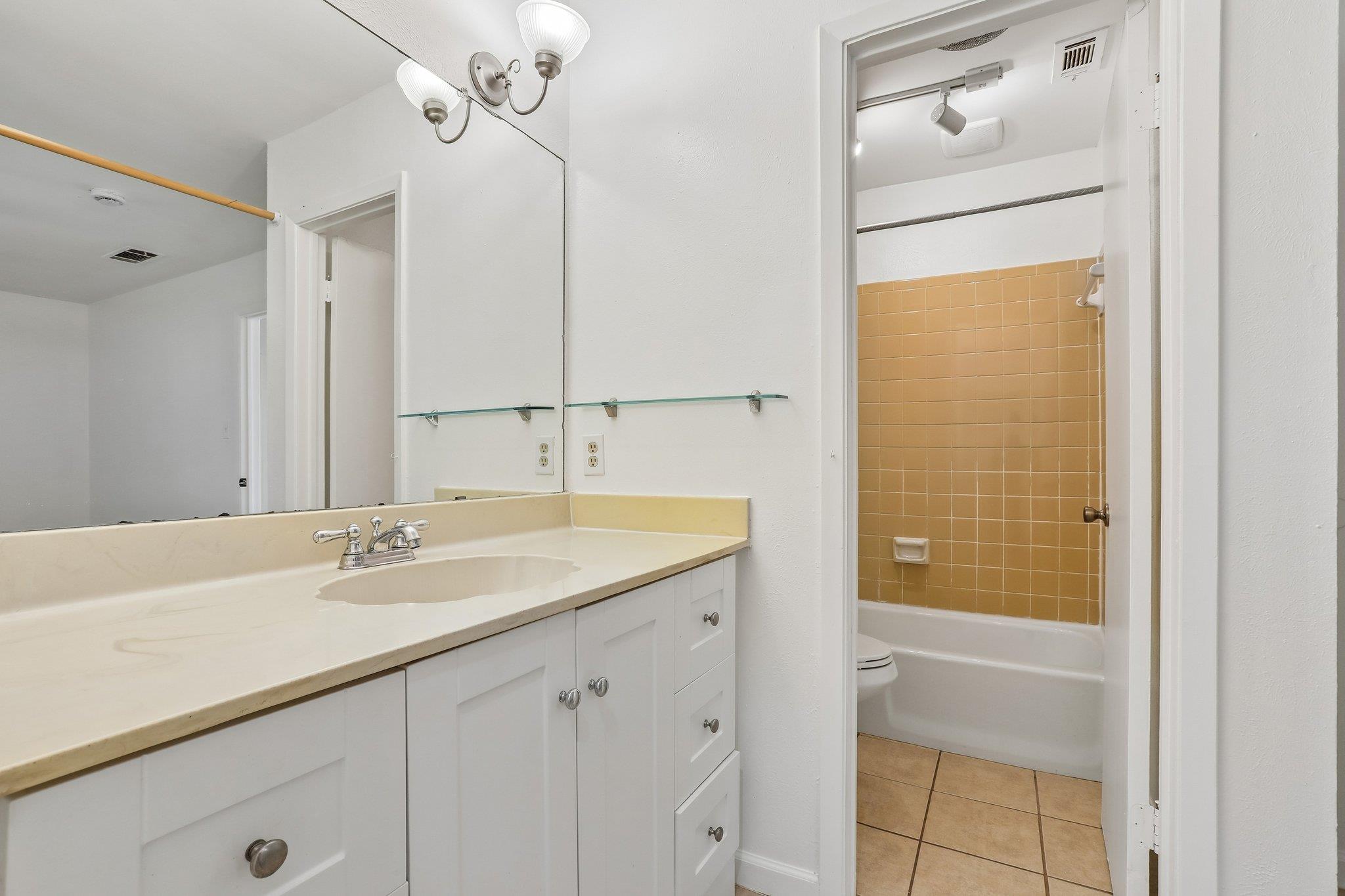 804 Spring Tree St, Round Rock, TX 78681