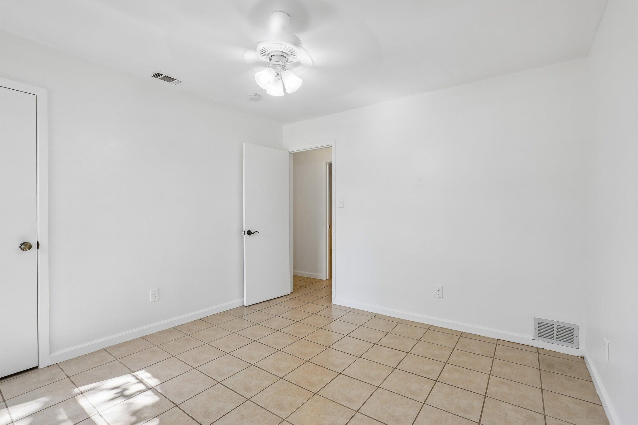 804 Spring Tree St, Round Rock, TX 78681