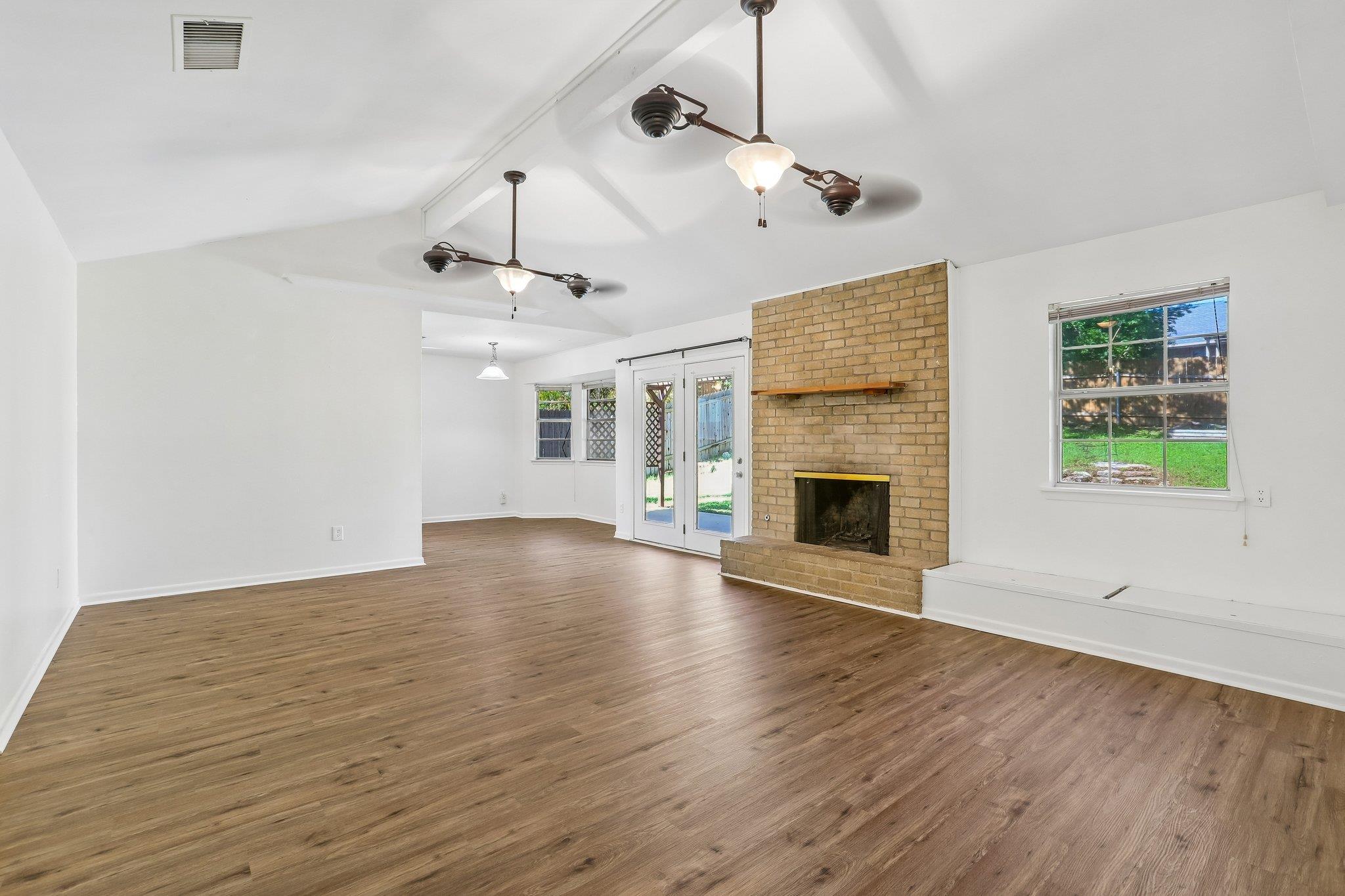 804 Spring Tree St, Round Rock, TX 78681