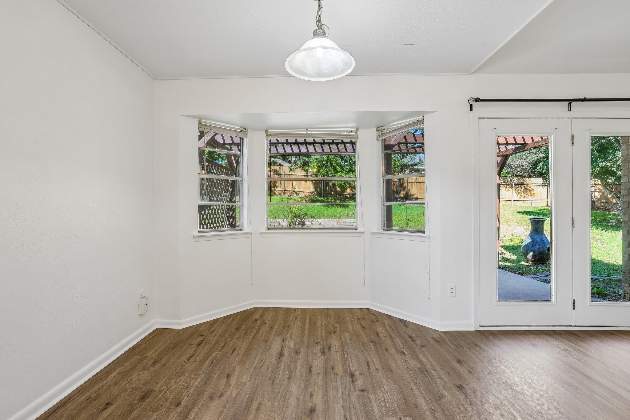 804 Spring Tree St, Round Rock, TX 78681