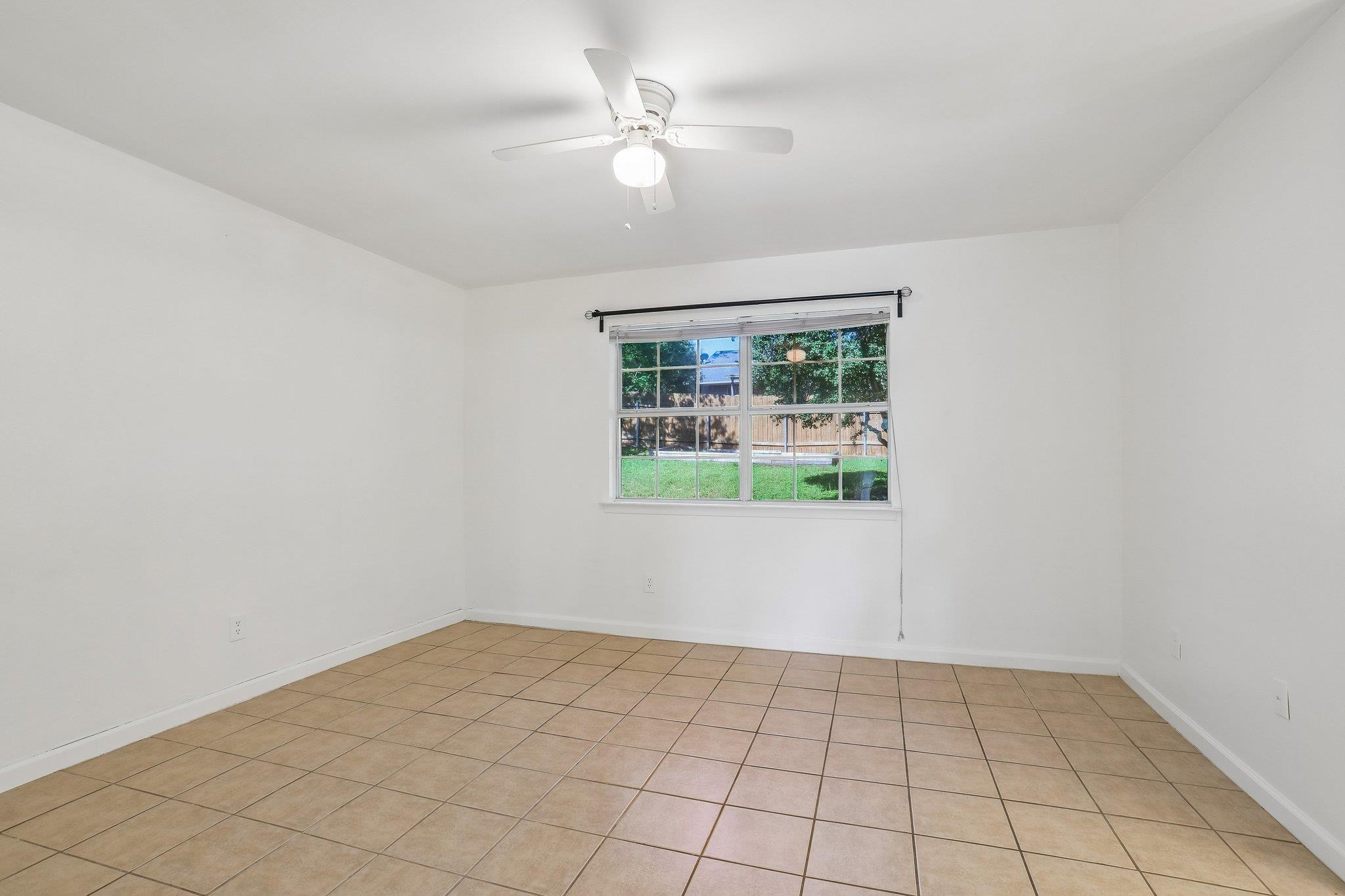 804 Spring Tree St, Round Rock, TX 78681
