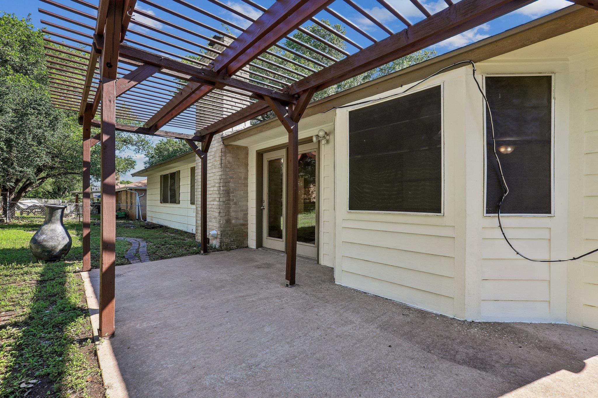 804 Spring Tree St, Round Rock, TX 78681