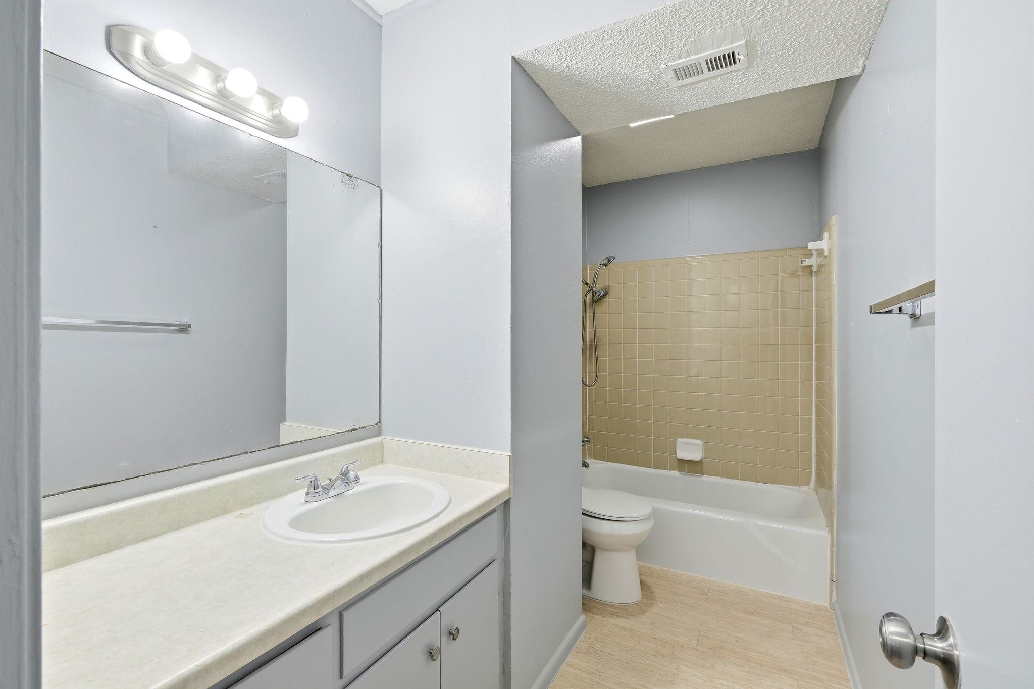 2319 Greenfield Pkwy # 105, Austin, TX 78741