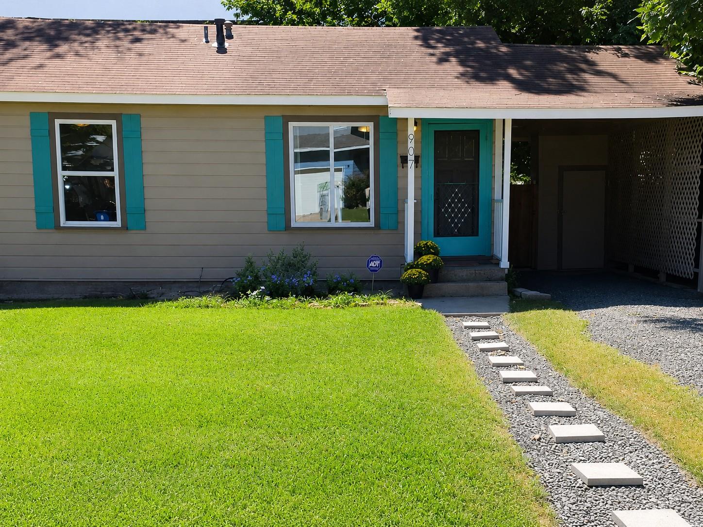 907 E 56th St, Austin, TX 78751