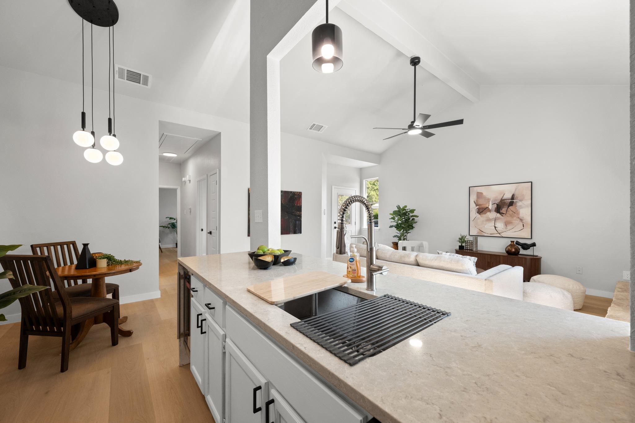 6501 Brush Country Rd # 120, Austin, TX 78749