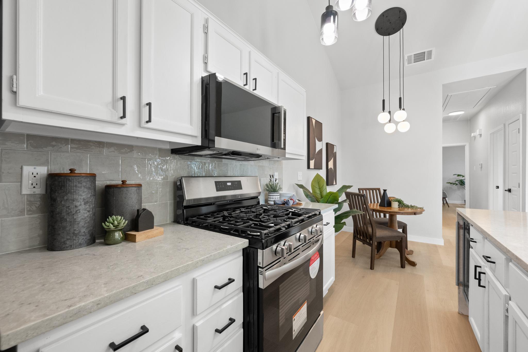 6501 Brush Country Rd # 120, Austin, TX 78749