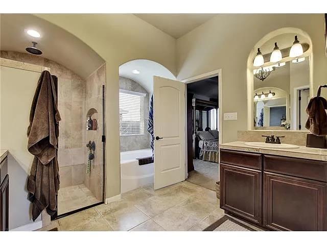1008 Blackman Ct, Hutto, TX 78634
