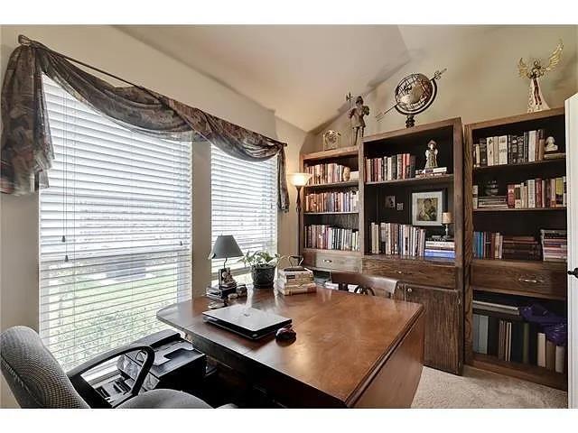 1008 Blackman Ct, Hutto, TX 78634