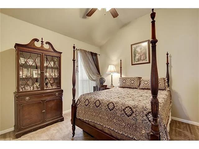 1008 Blackman Ct, Hutto, TX 78634
