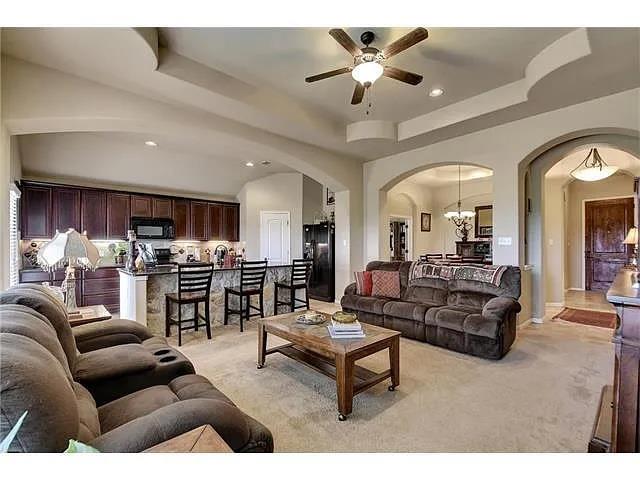 1008 Blackman Ct, Hutto, TX 78634