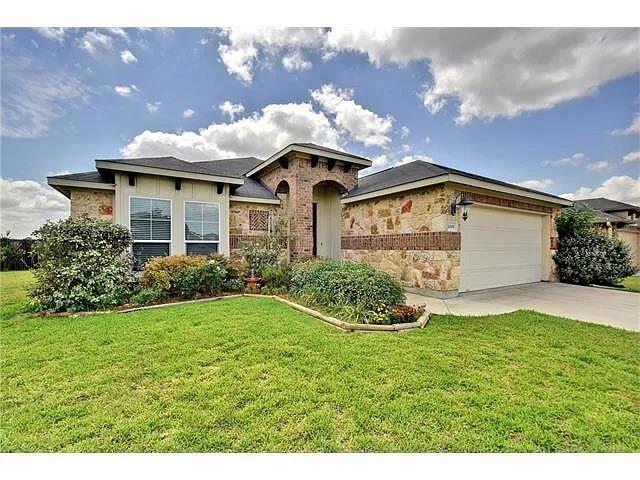 1008 Blackman Ct, Hutto, TX 78634