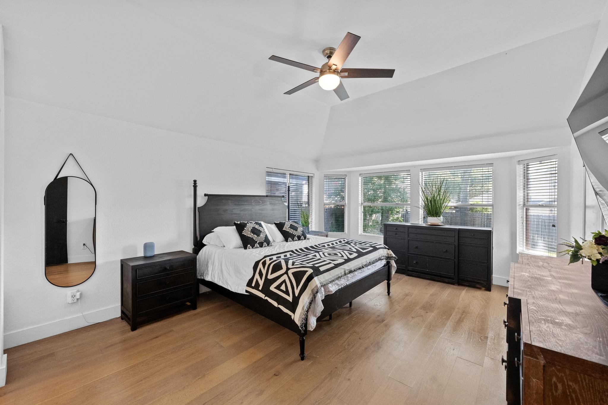 6435 Old Harbor Ln, Austin, TX 78739