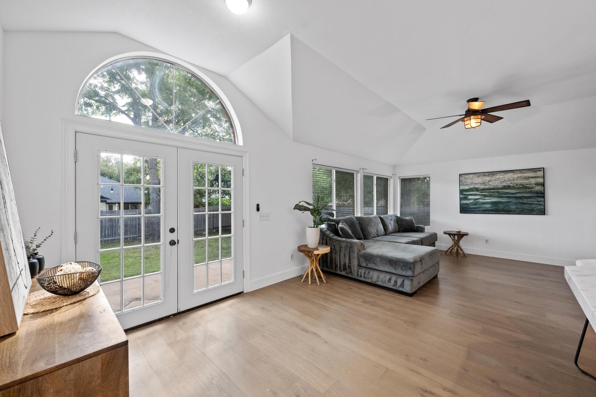 6435 Old Harbor Ln, Austin, TX 78739