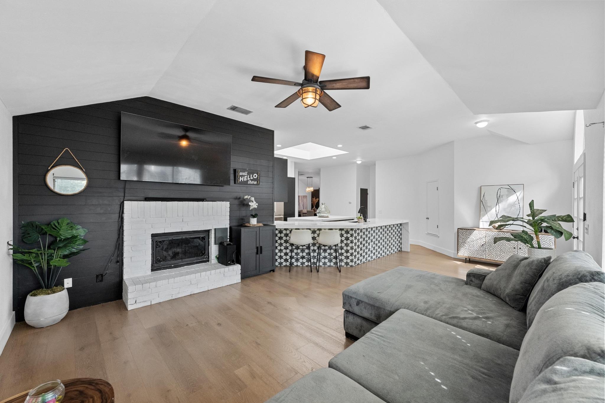 6435 Old Harbor Ln, Austin, TX 78739