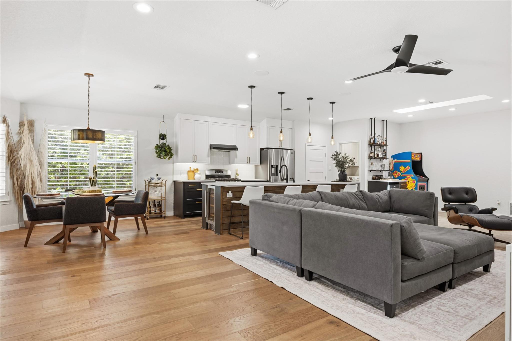 6921 Beatty Dr, Austin, TX 78749
