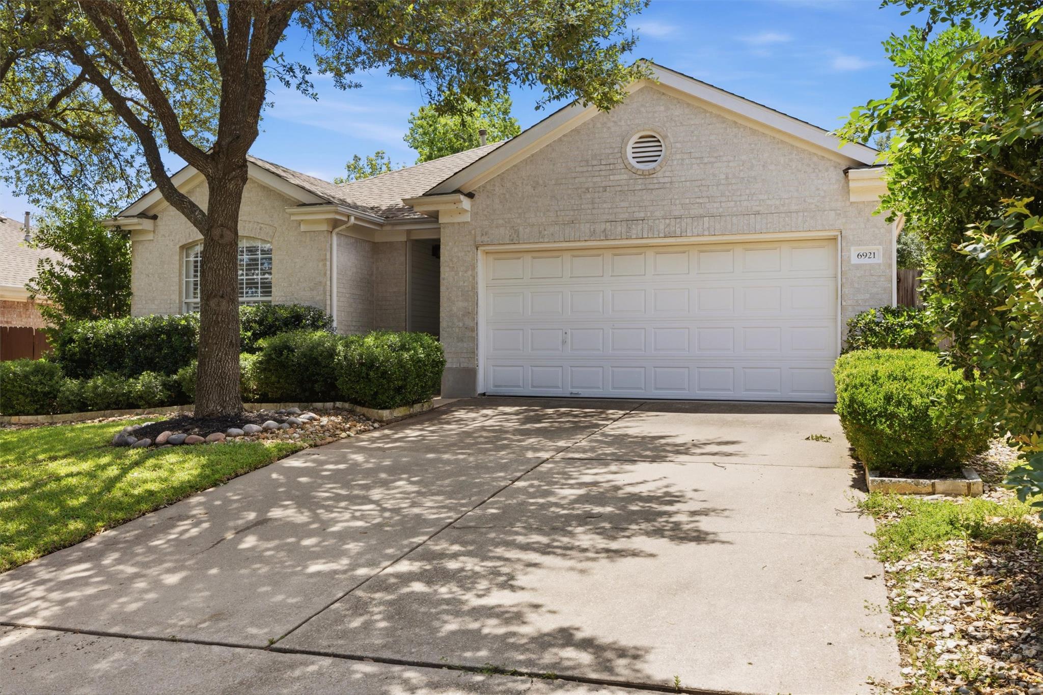6921 Beatty Dr, Austin, TX 78749