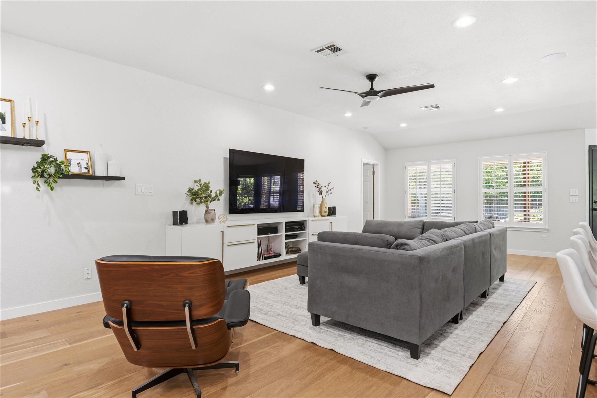 6921 Beatty Dr, Austin, TX 78749
