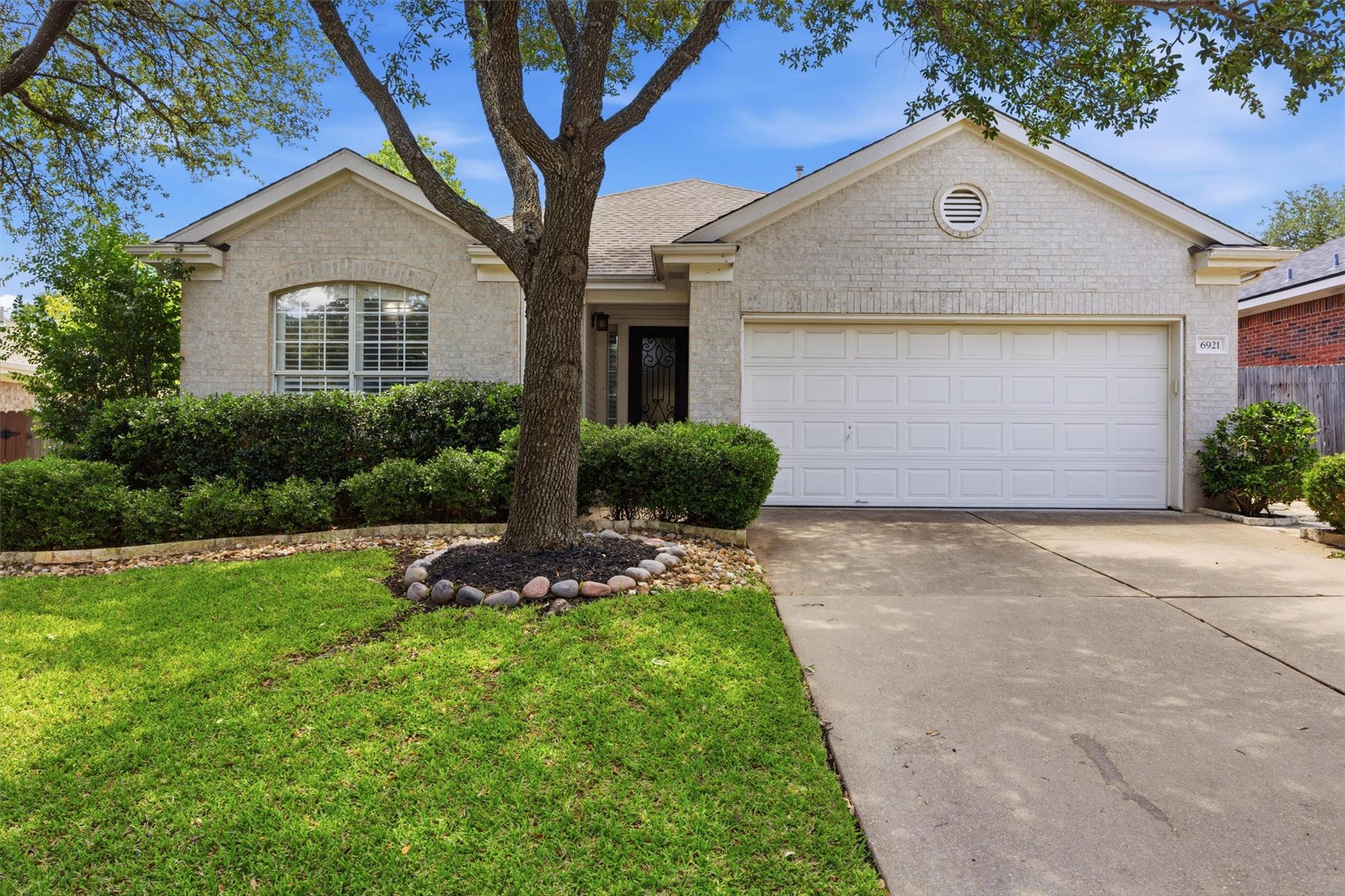 6921 Beatty Dr, Austin, TX 78749