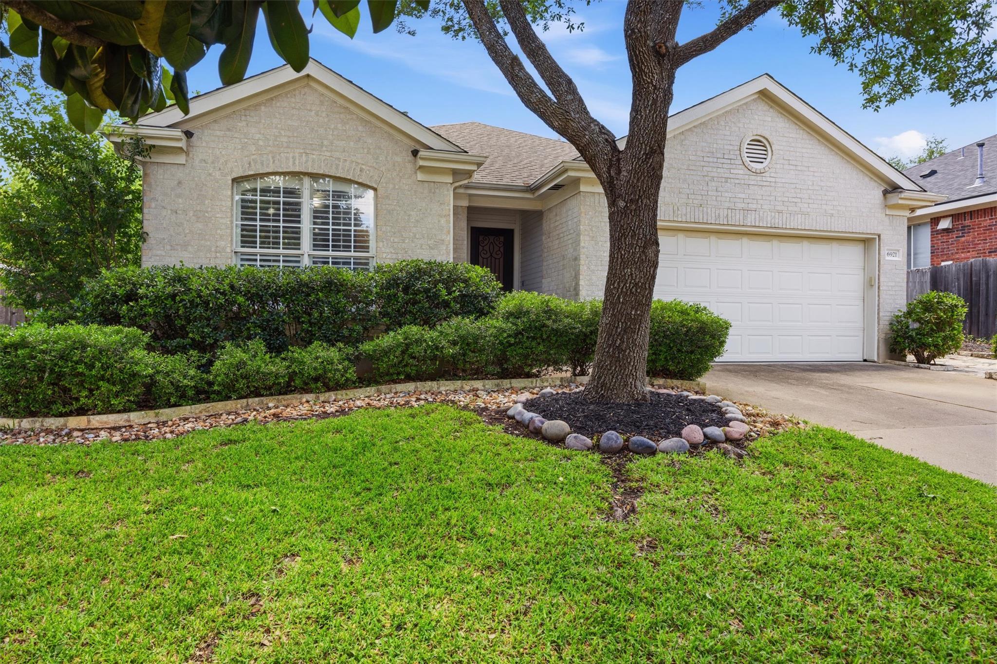 6921 Beatty Dr, Austin, TX 78749