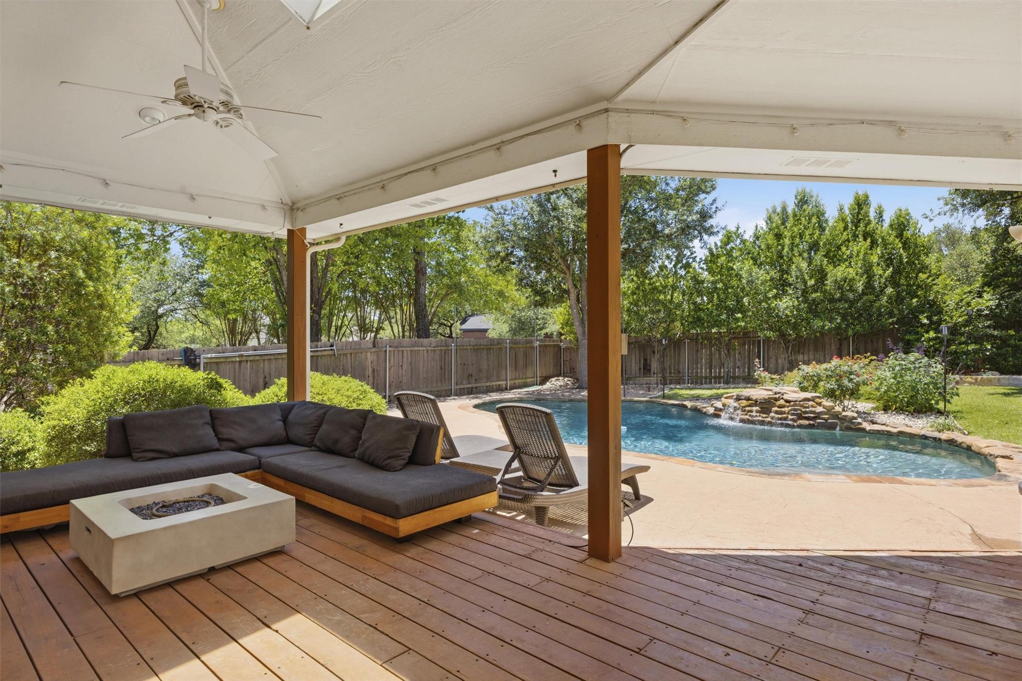 6921 Beatty Dr, Austin, TX 78749