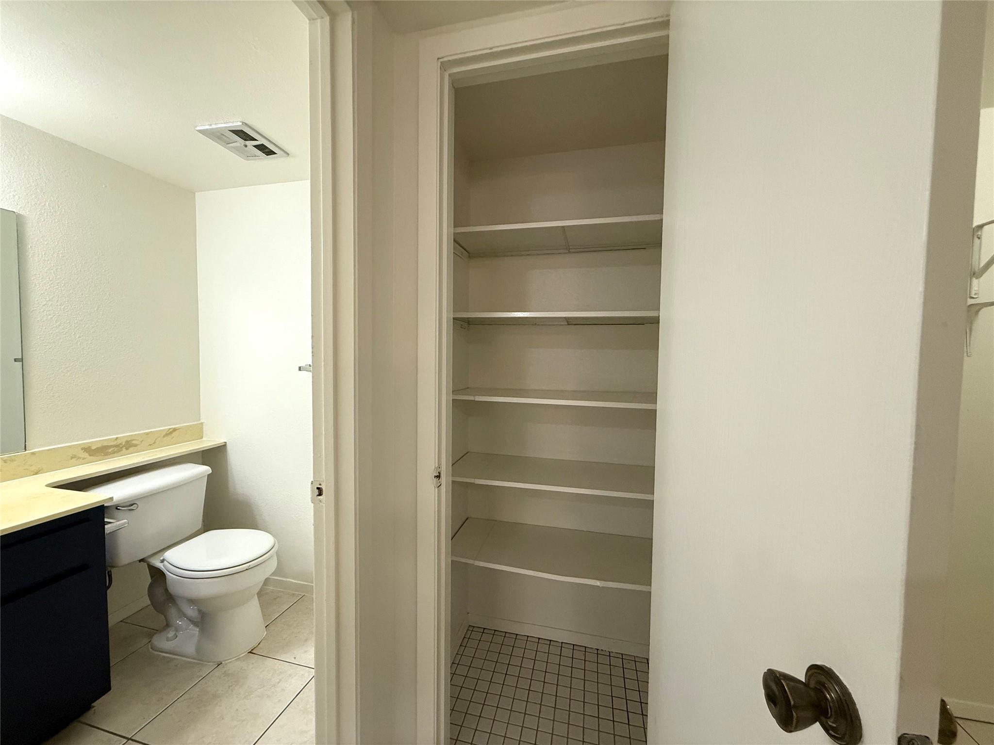 900 W Village Ln, Austin, TX 78758