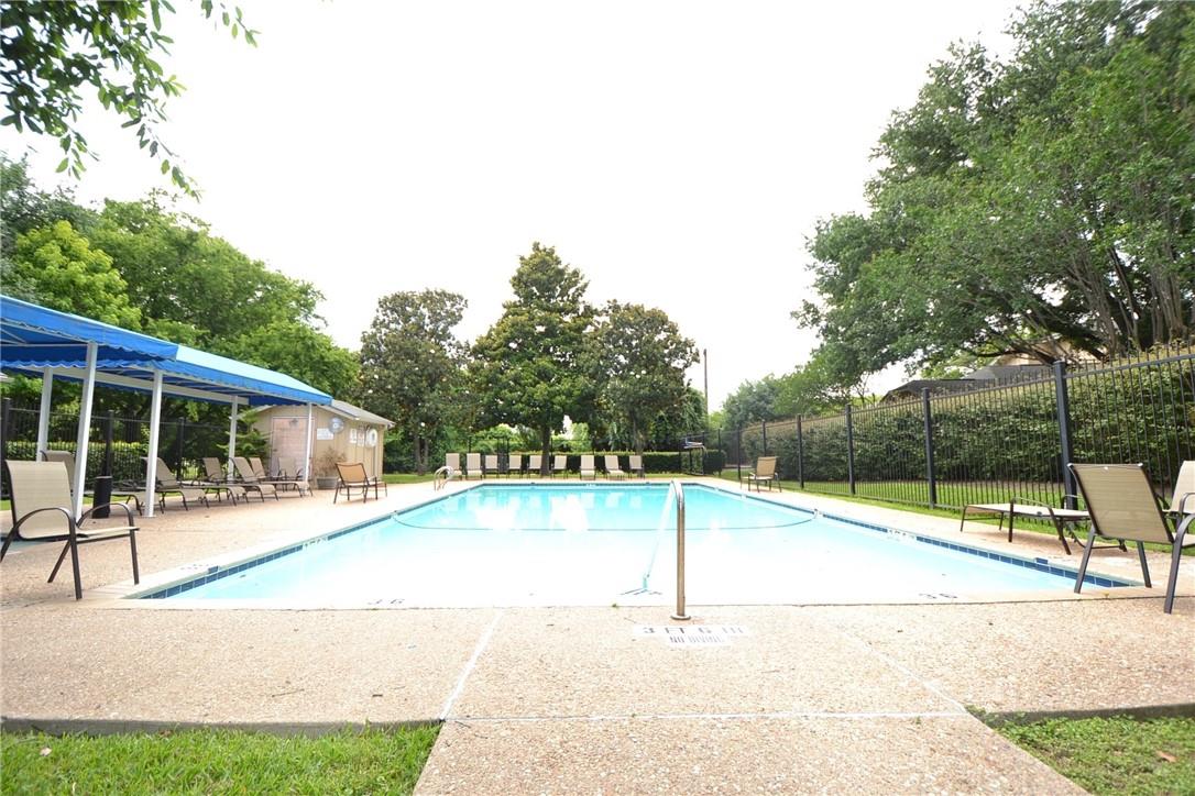 900 W Village Ln, Austin, TX 78758