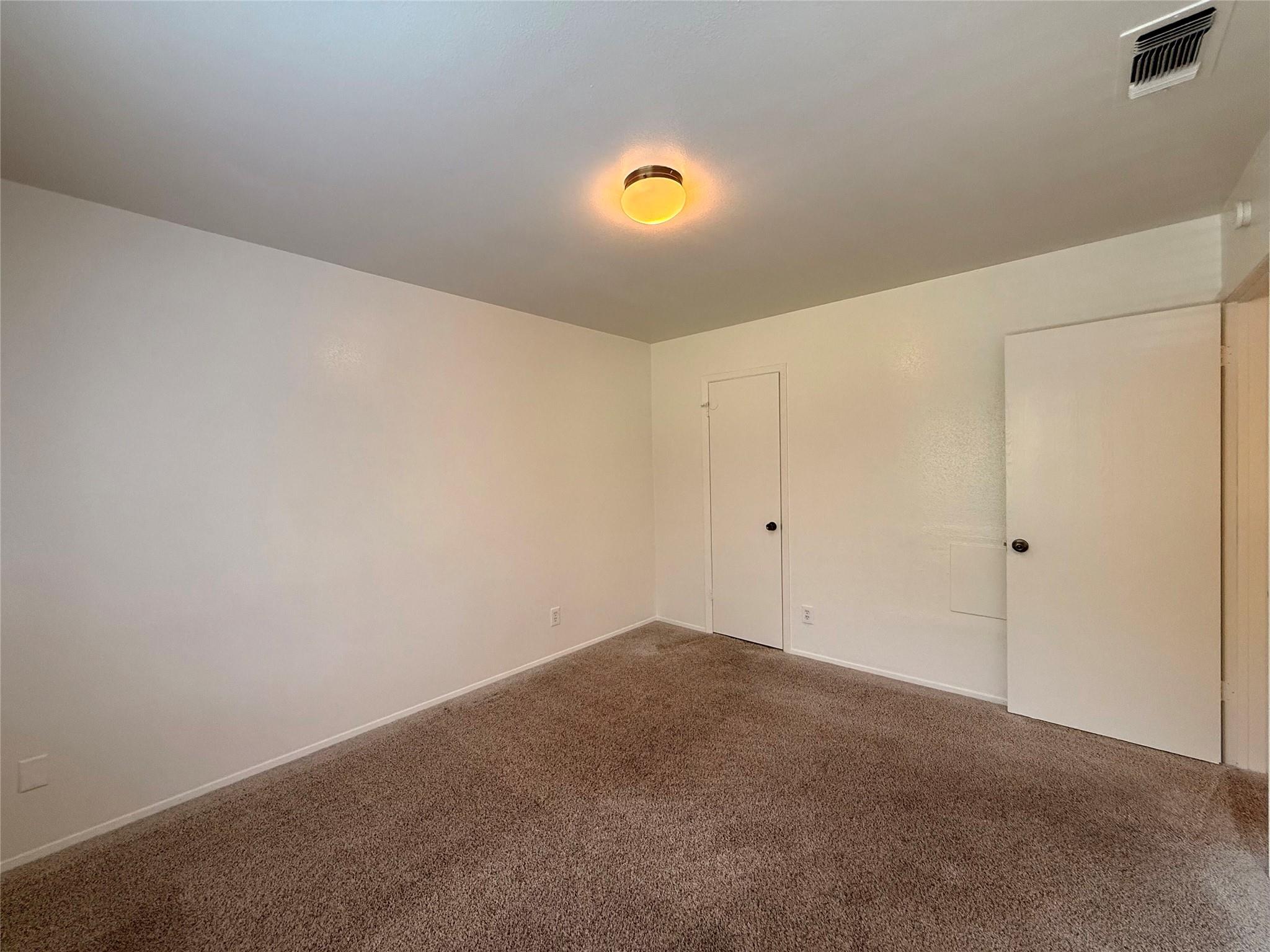 900 W Village Ln, Austin, TX 78758