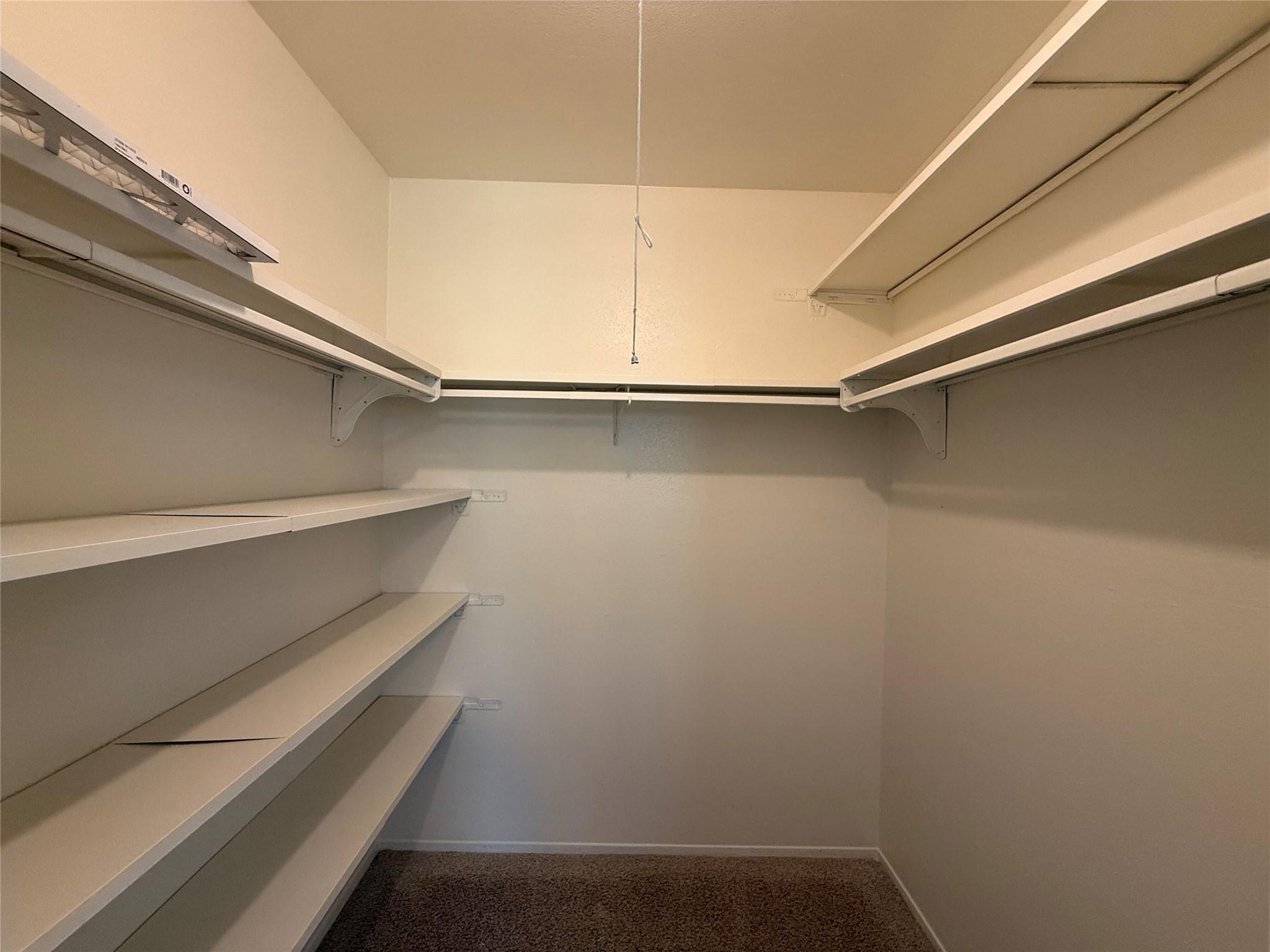 900 W Village Ln, Austin, TX 78758