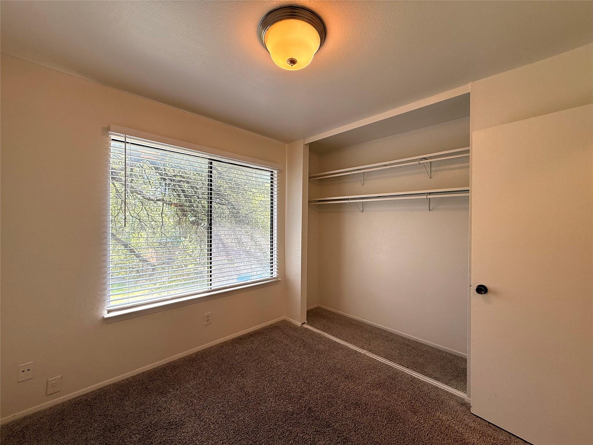 900 W Village Ln, Austin, TX 78758