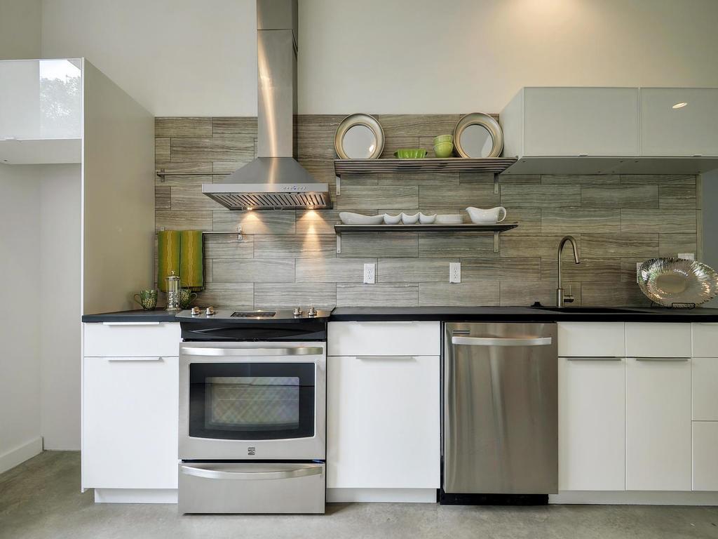 2103 E 14th St # B, Austin, TX 78702