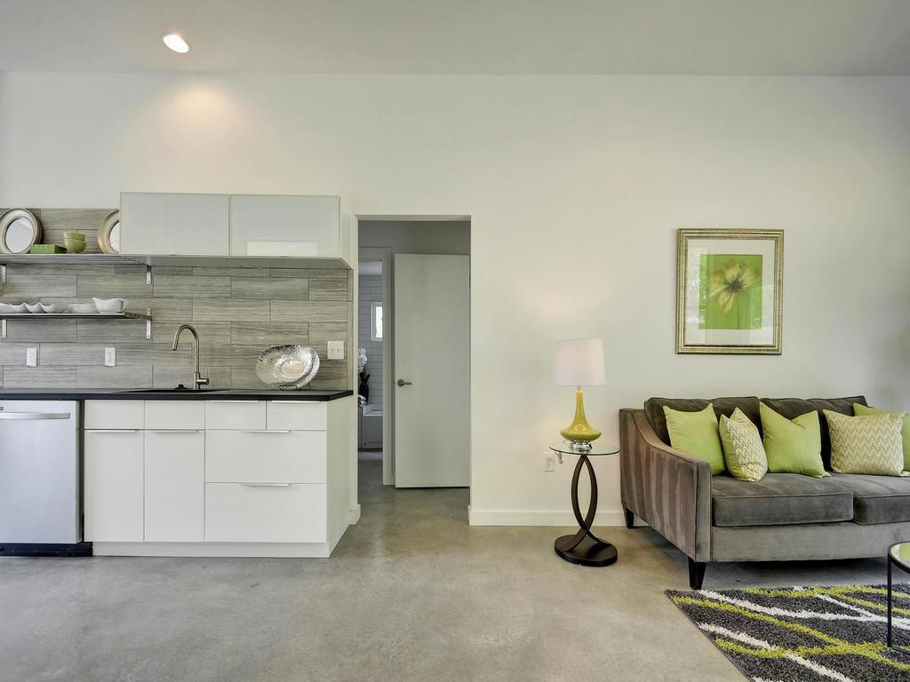 2103 E 14th St # B, Austin, TX 78702