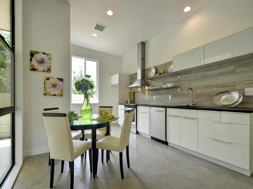 2103 E 14th St # B, Austin, TX 78702