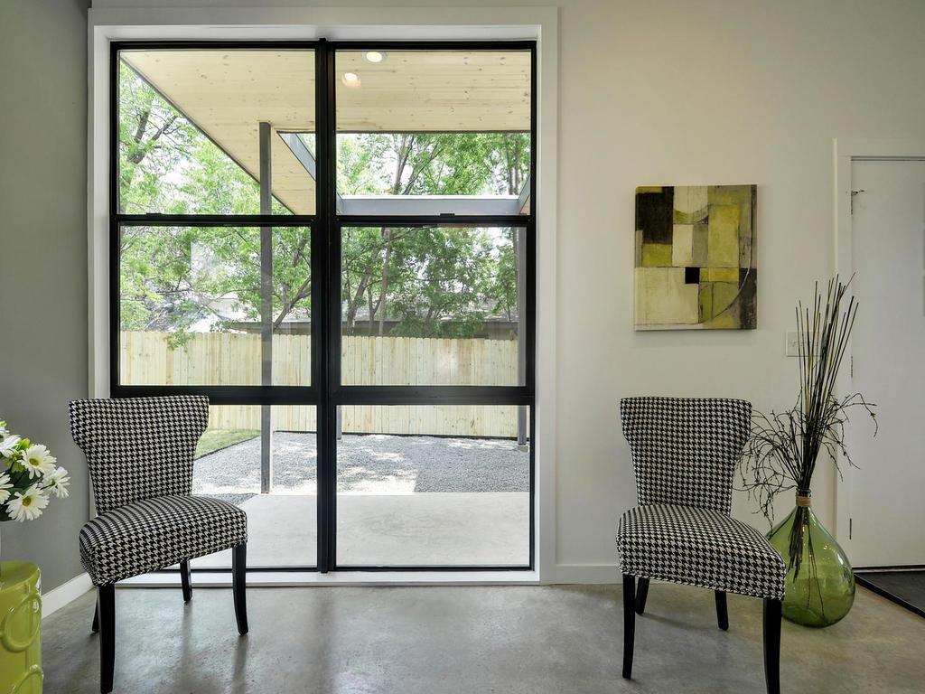 2103 E 14th St # B, Austin, TX 78702