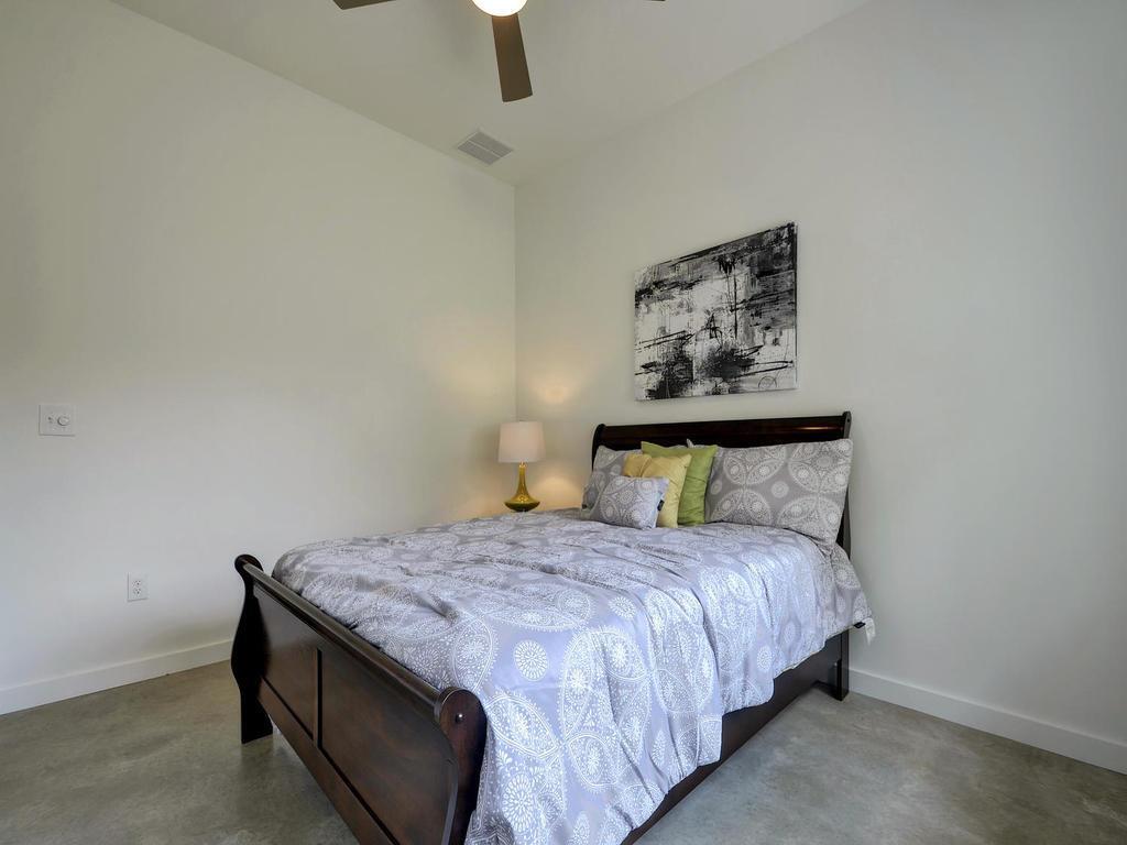 2103 E 14th St # B, Austin, TX 78702