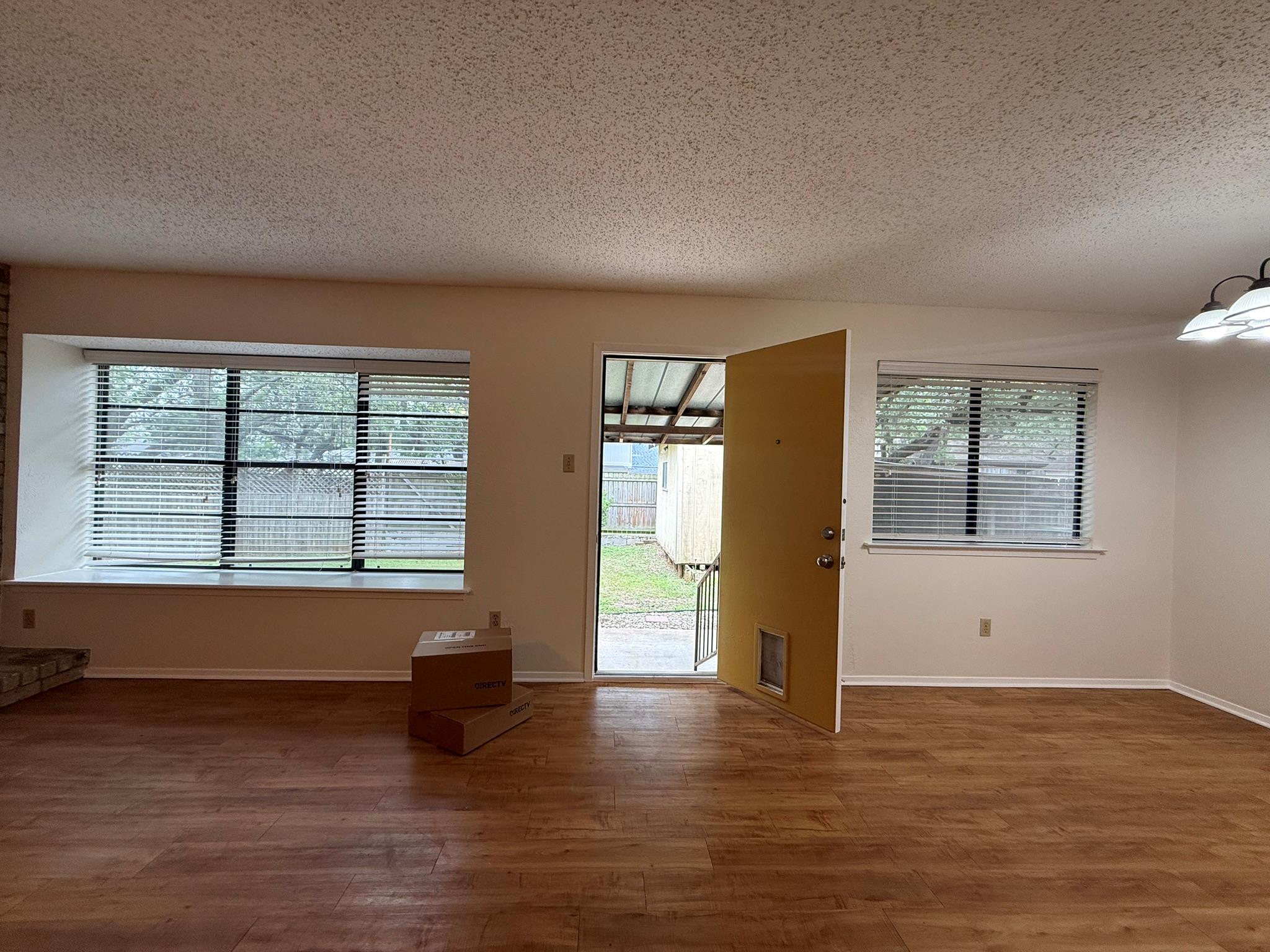 305 KIMBERLY Dr, Austin, TX 78745