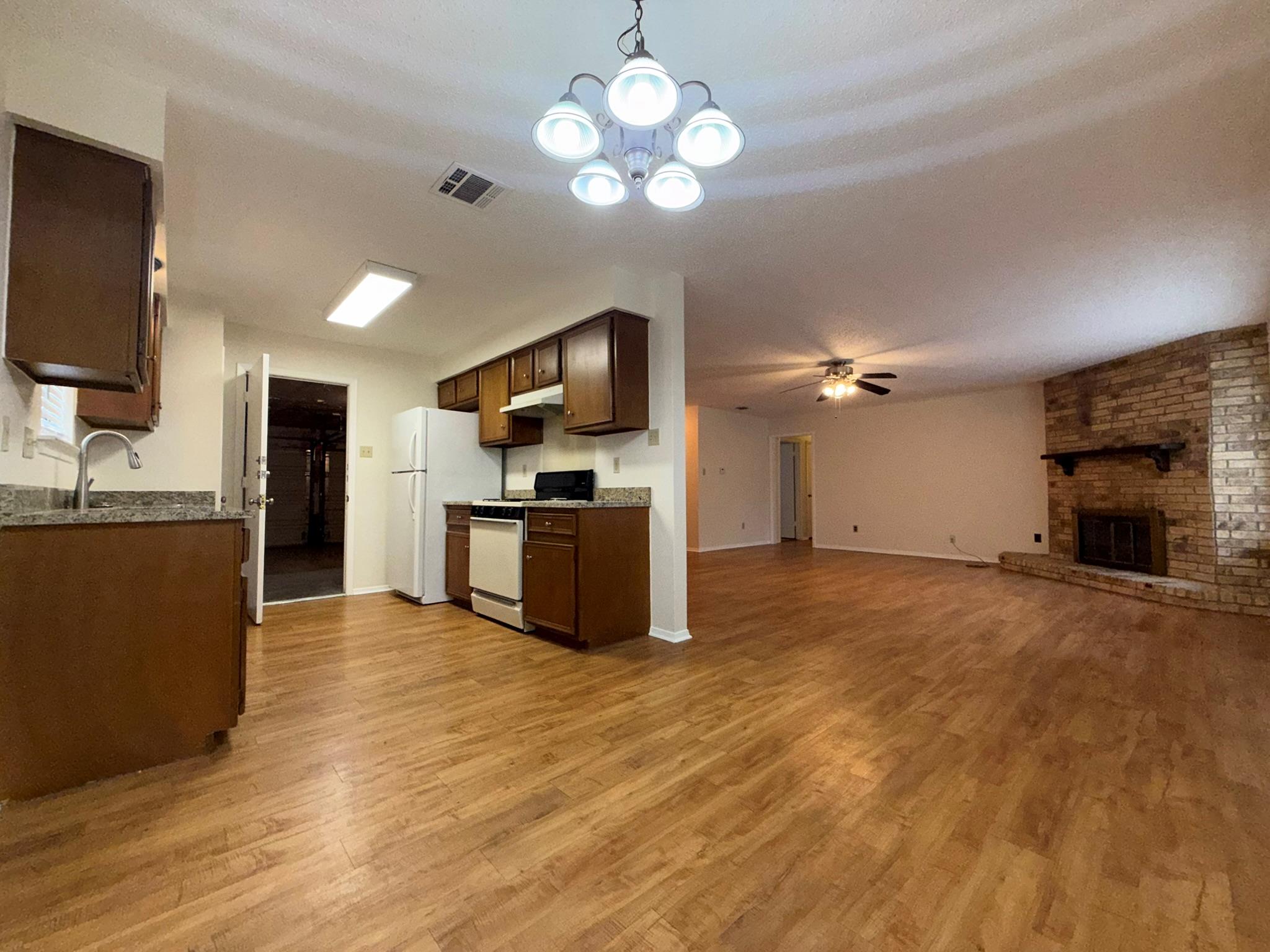 305 KIMBERLY Dr, Austin, TX 78745