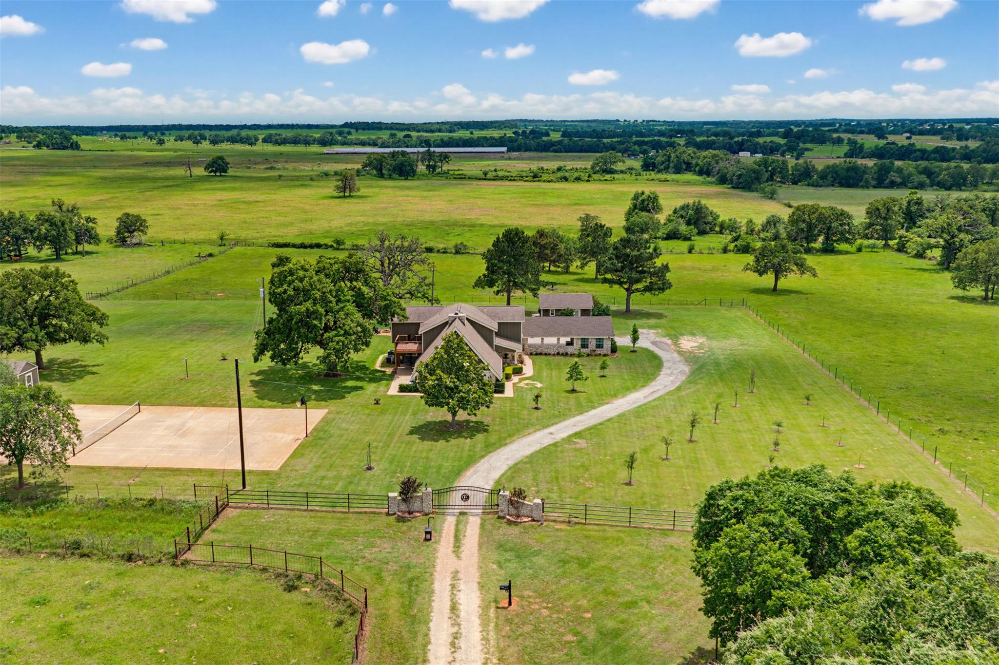 489 Boyd Ln, Rockdale, TX 76567