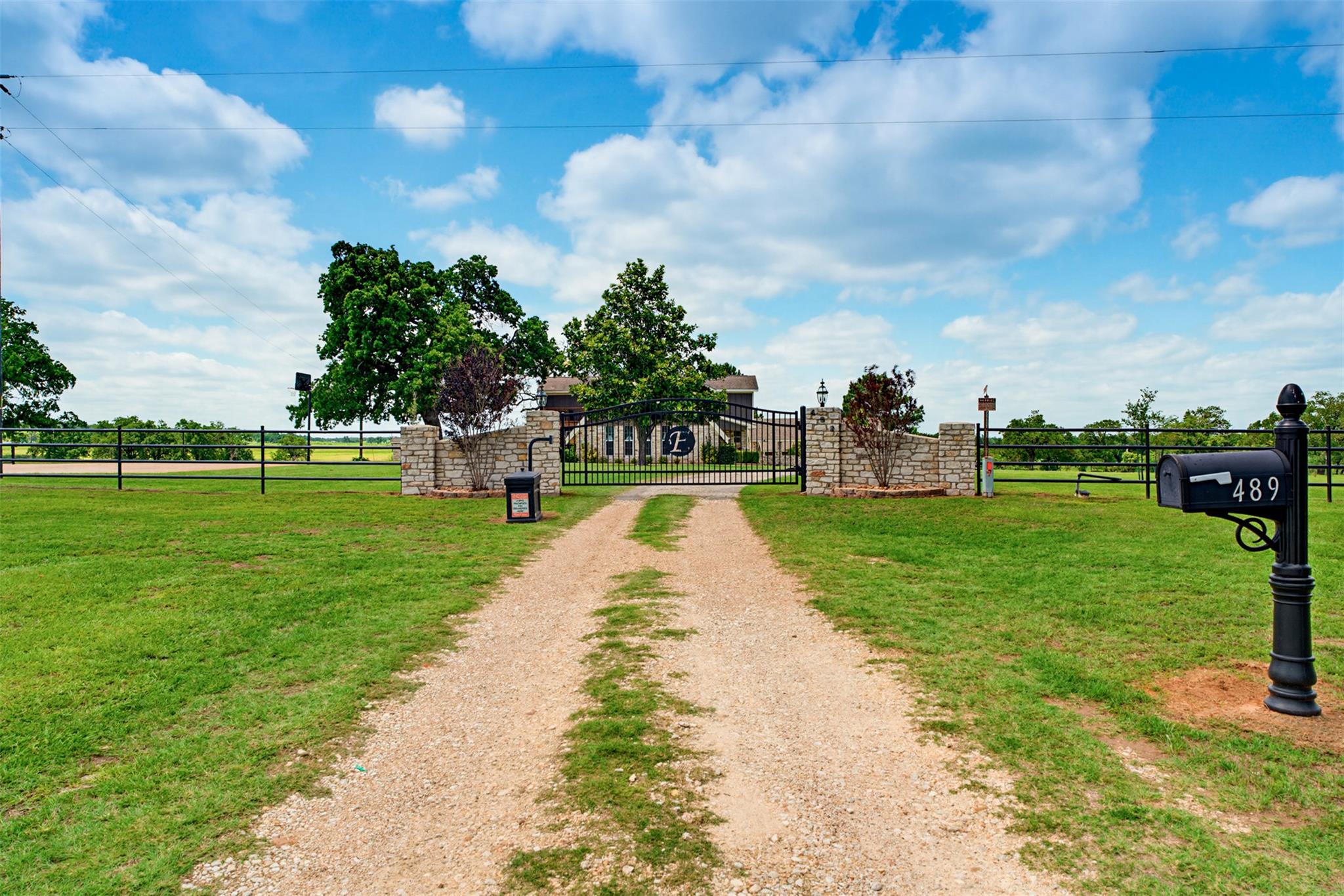 489 Boyd Ln, Rockdale, TX 76567
