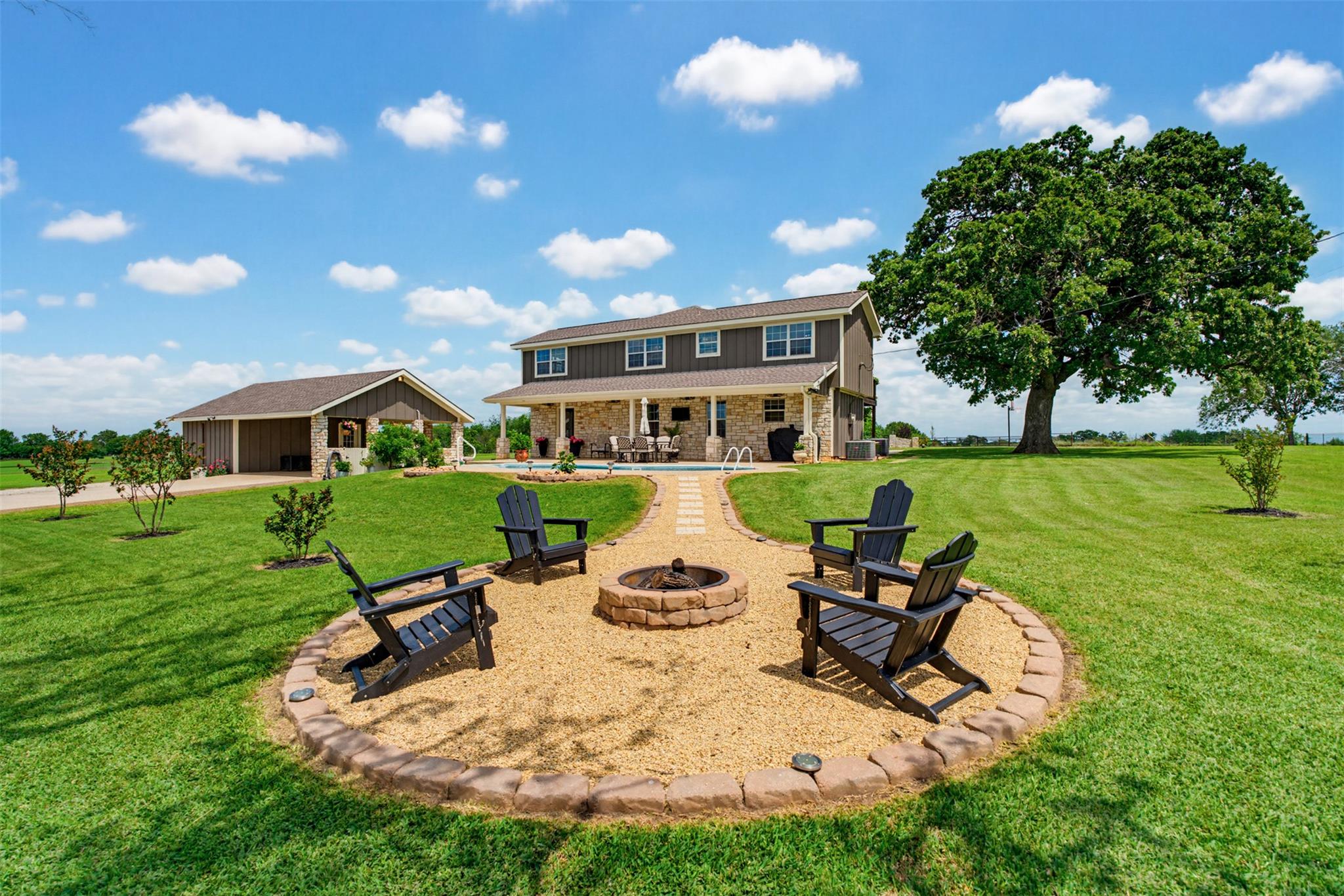 489 Boyd Ln, Rockdale, TX 76567
