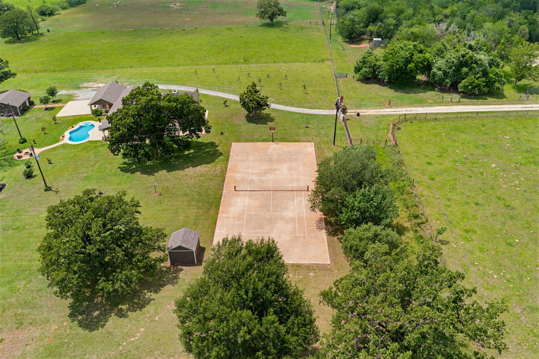 489 Boyd Ln, Rockdale, TX 76567