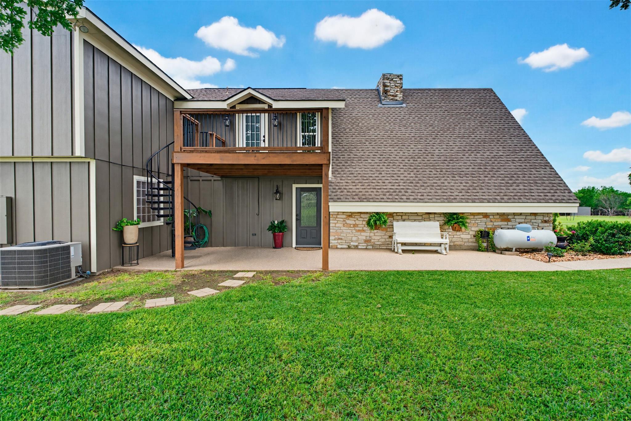 489 Boyd Ln, Rockdale, TX 76567