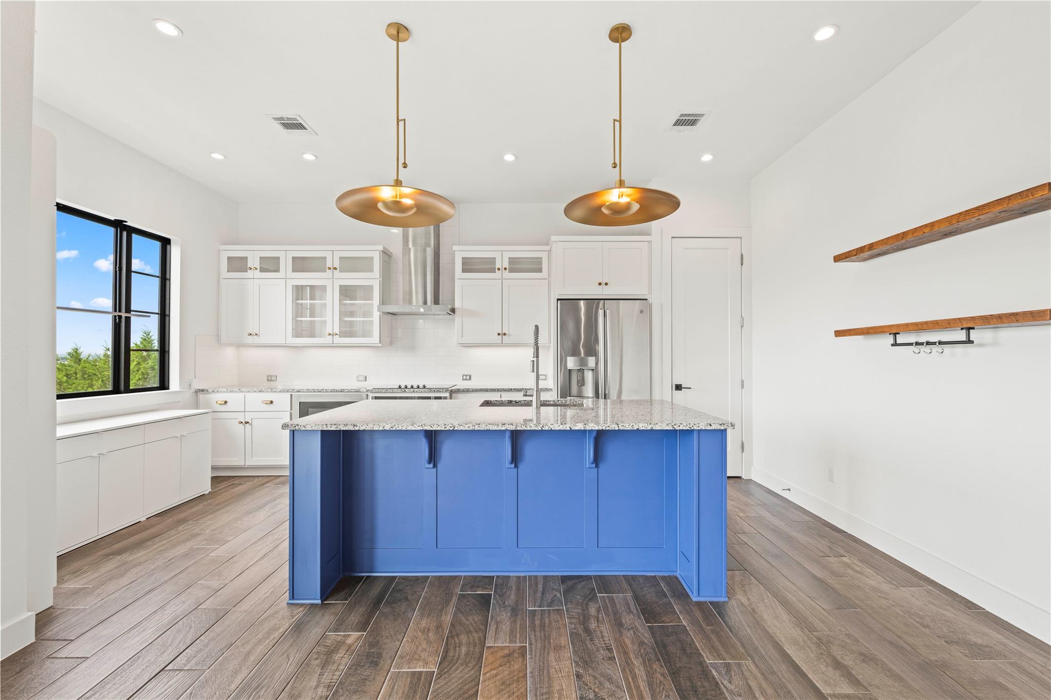 211 Honey Creek #6 Ct, Austin, TX 78738