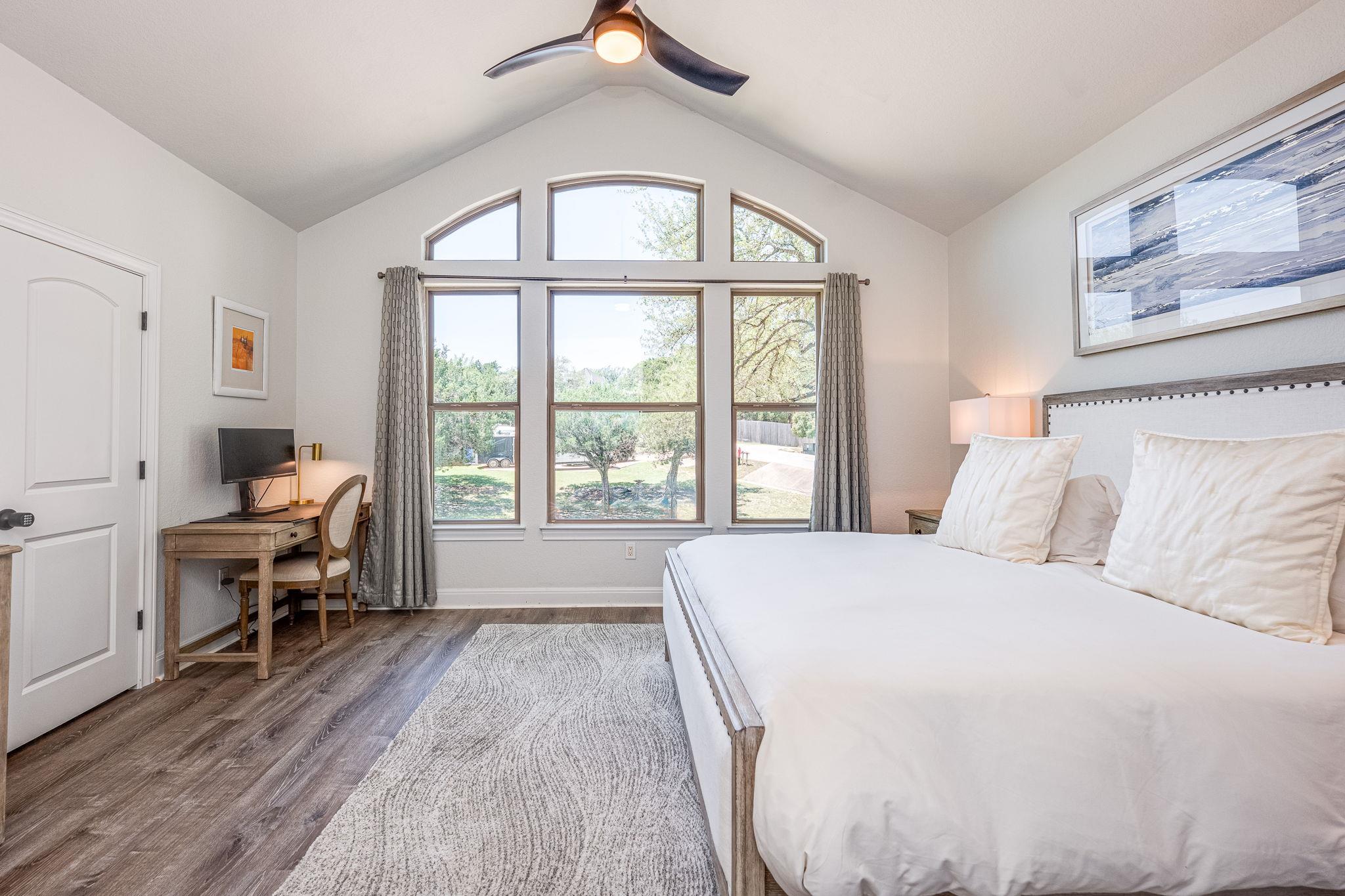 433 Venture Blvd S, Point Venture, TX 78645