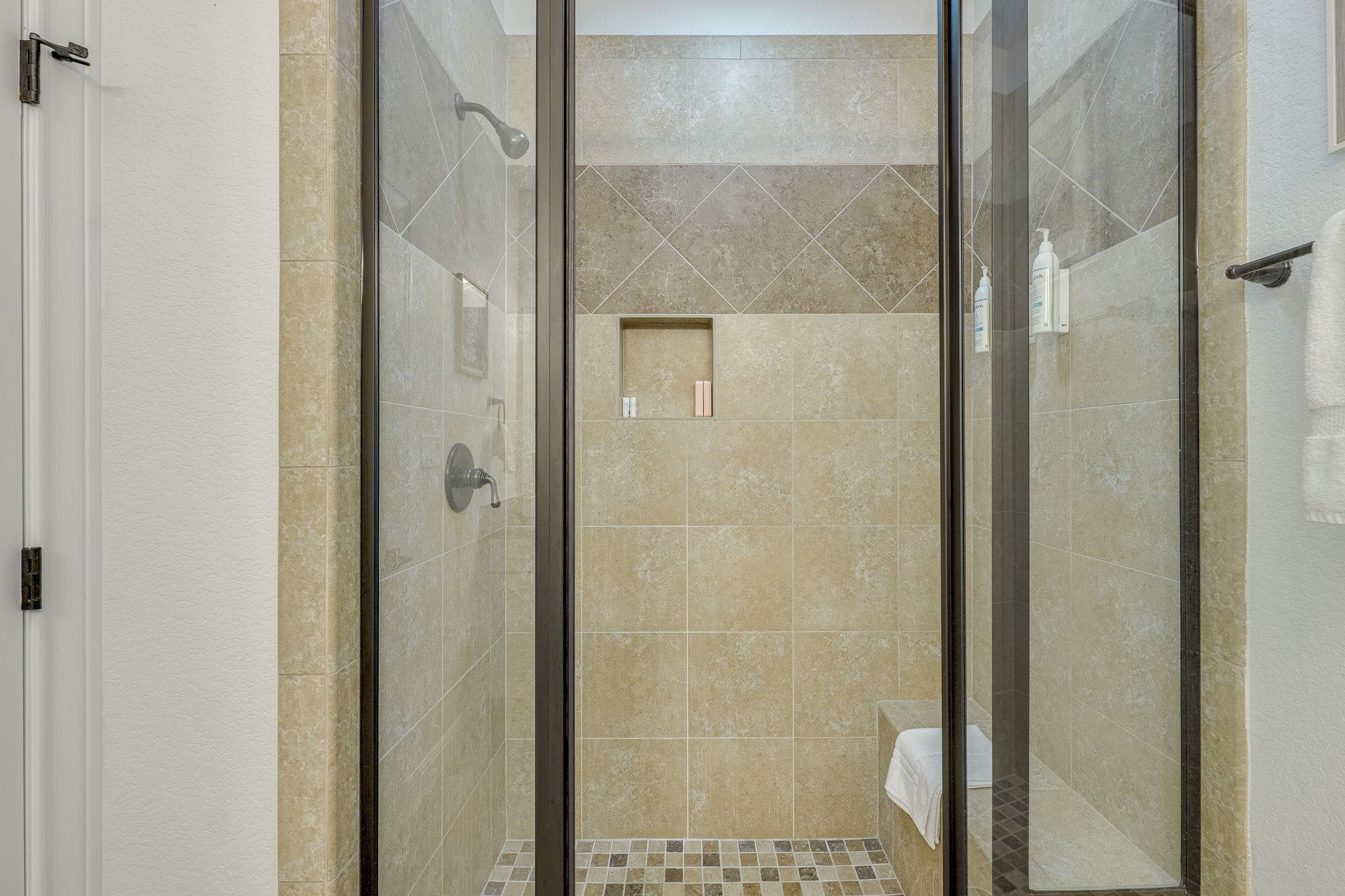 433 Venture Blvd S, Point Venture, TX 78645