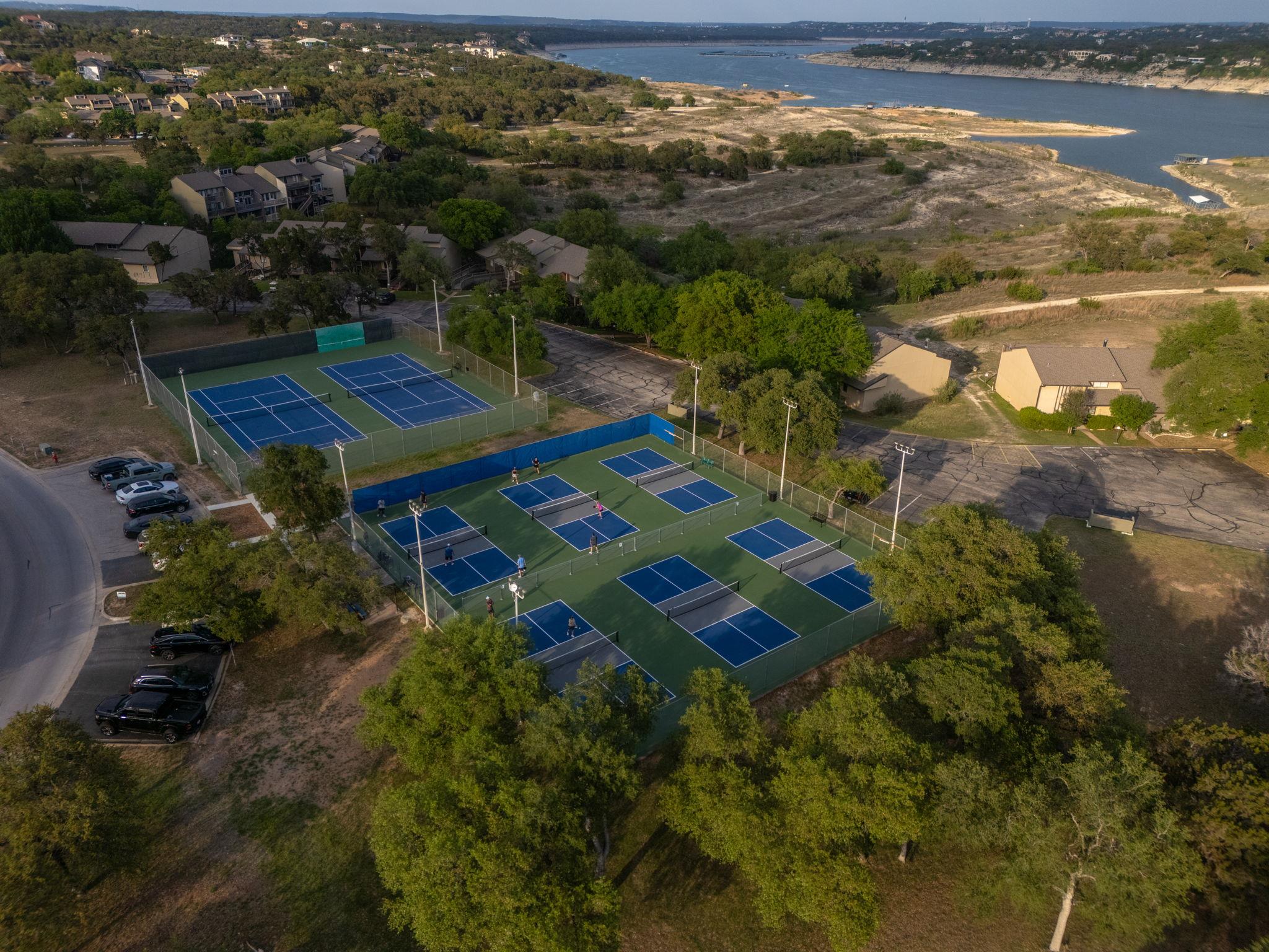 433 Venture Blvd S, Point Venture, TX 78645