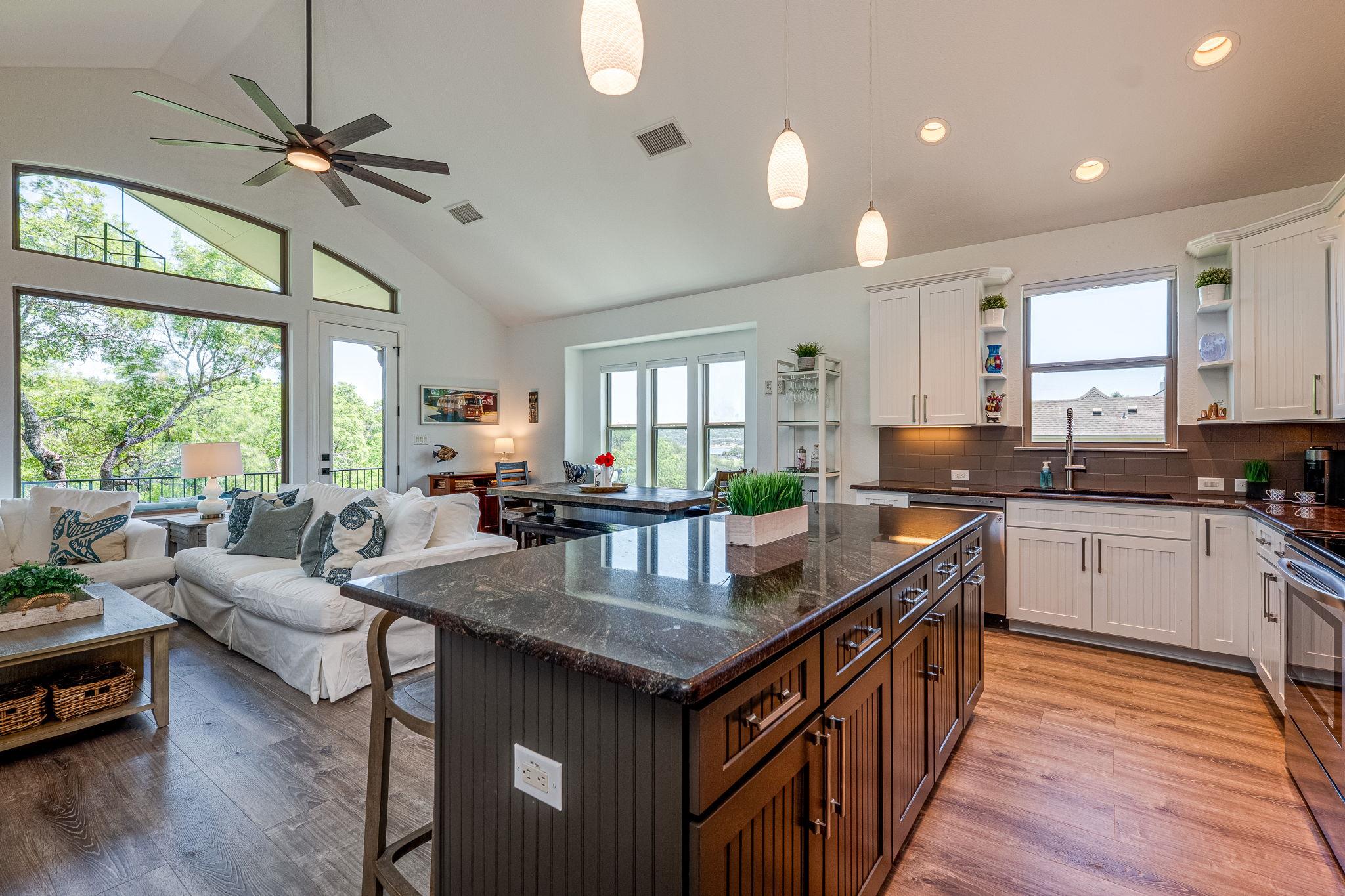 433 Venture Blvd S, Point Venture, TX 78645
