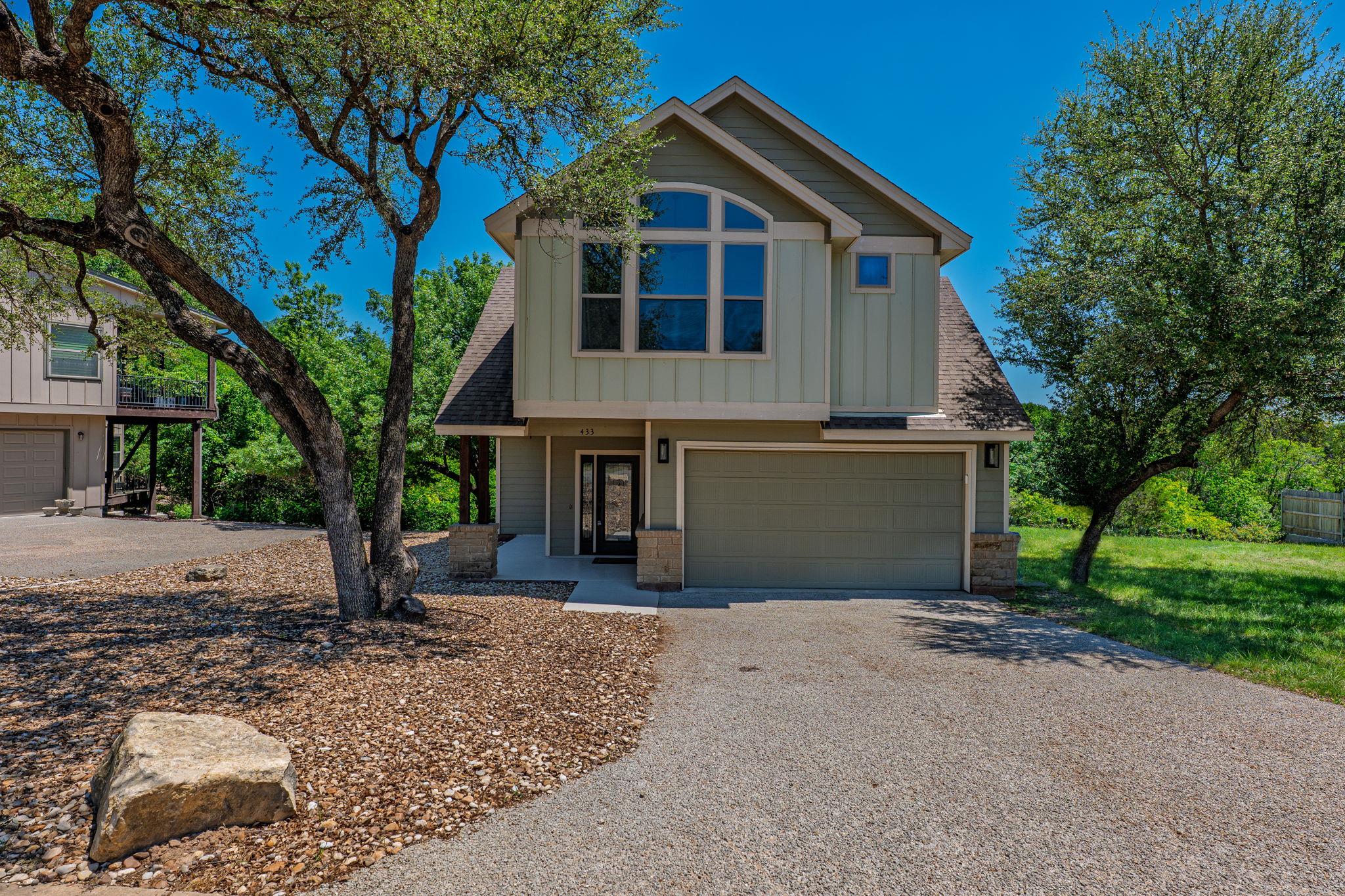 433 Venture Blvd S, Point Venture, TX 78645