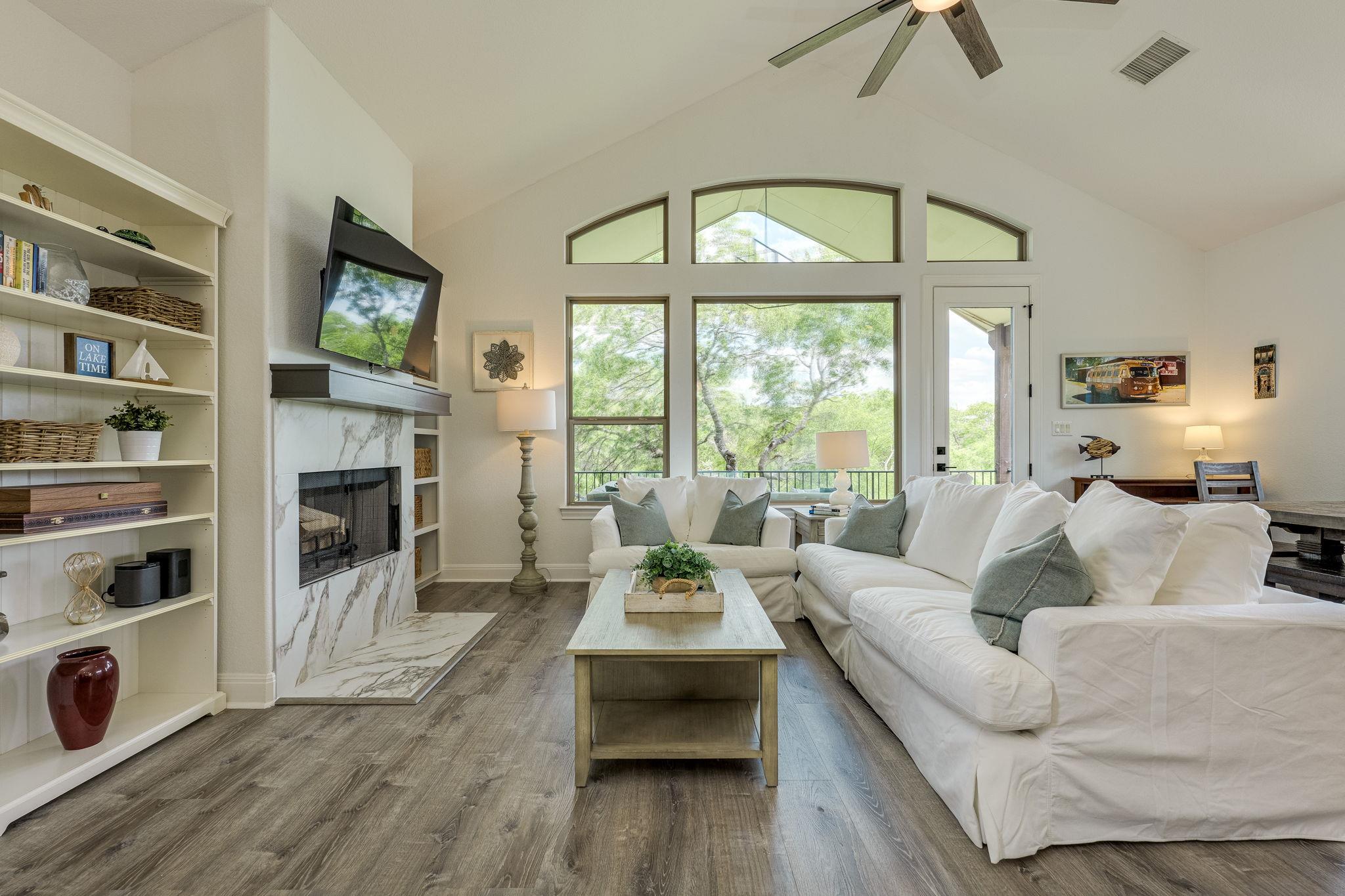 433 Venture Blvd S, Point Venture, TX 78645